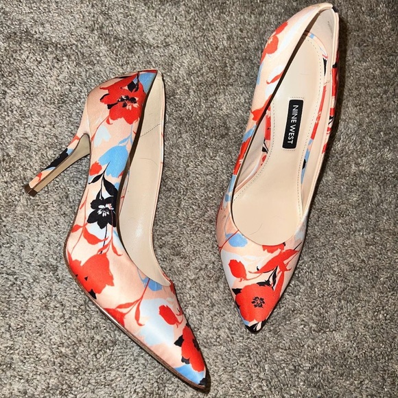 Barely worn - Picture 1 of 1